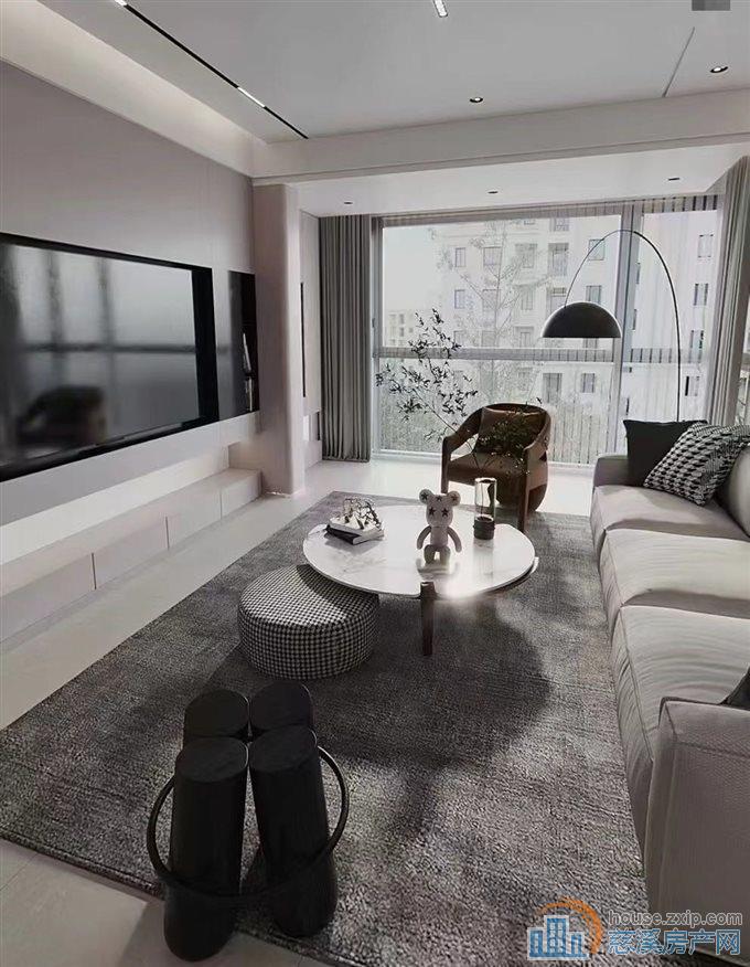 江岸臻园143平送车位好楼层2年到精装