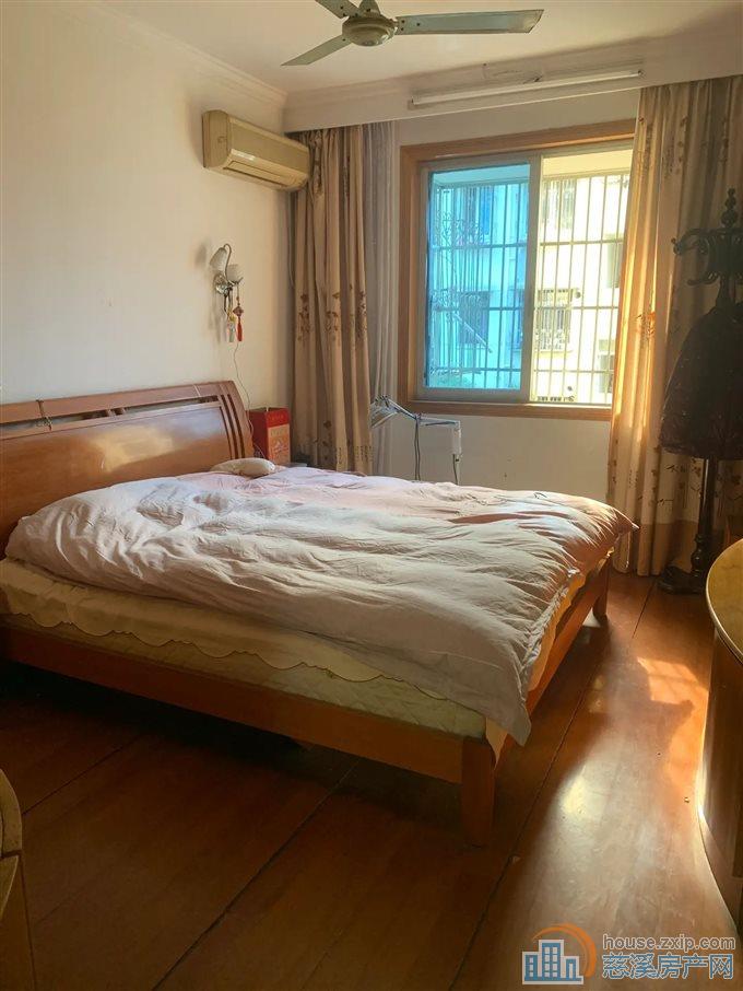 金山南区76平90万满五年楼层好