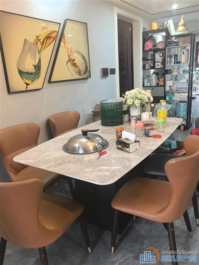 俯院江南北区125平178万带车位