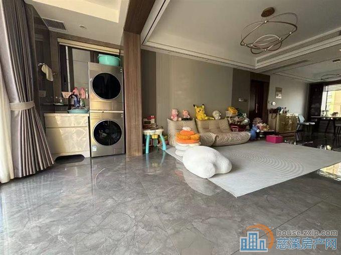 悦华府131平豪装246万