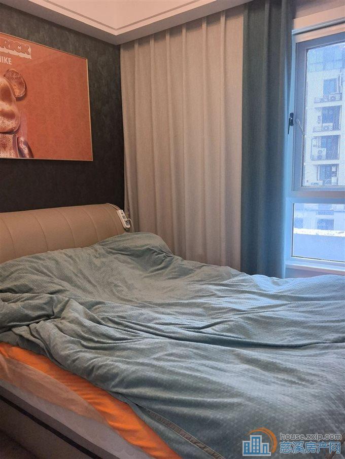 保利俯院江南 精装修 带车位 采光好