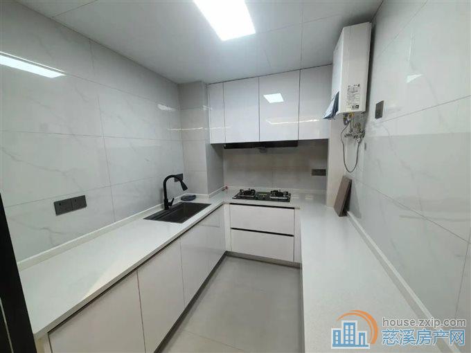 银杏小镇 88平139.8万精装满二年