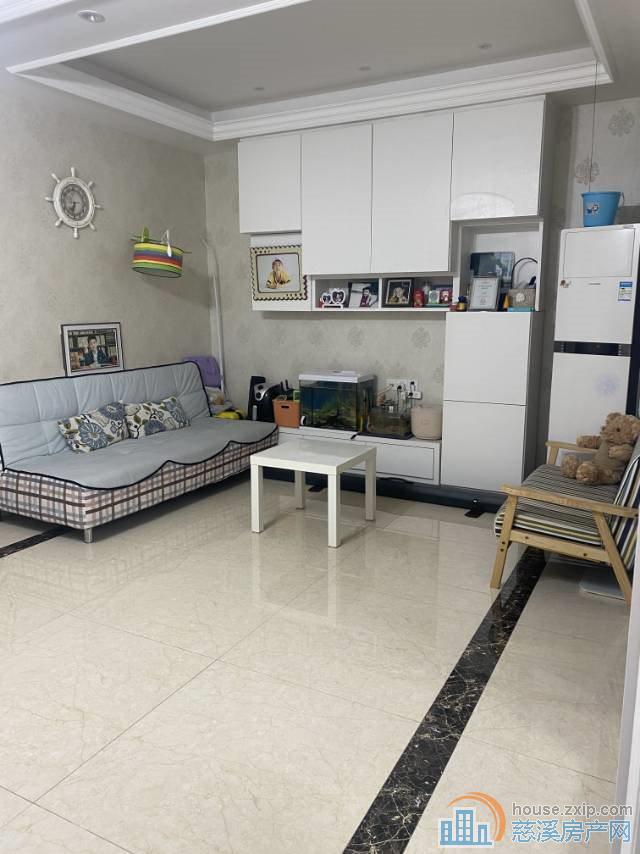 西洋寺3楼精装90平架空层一间