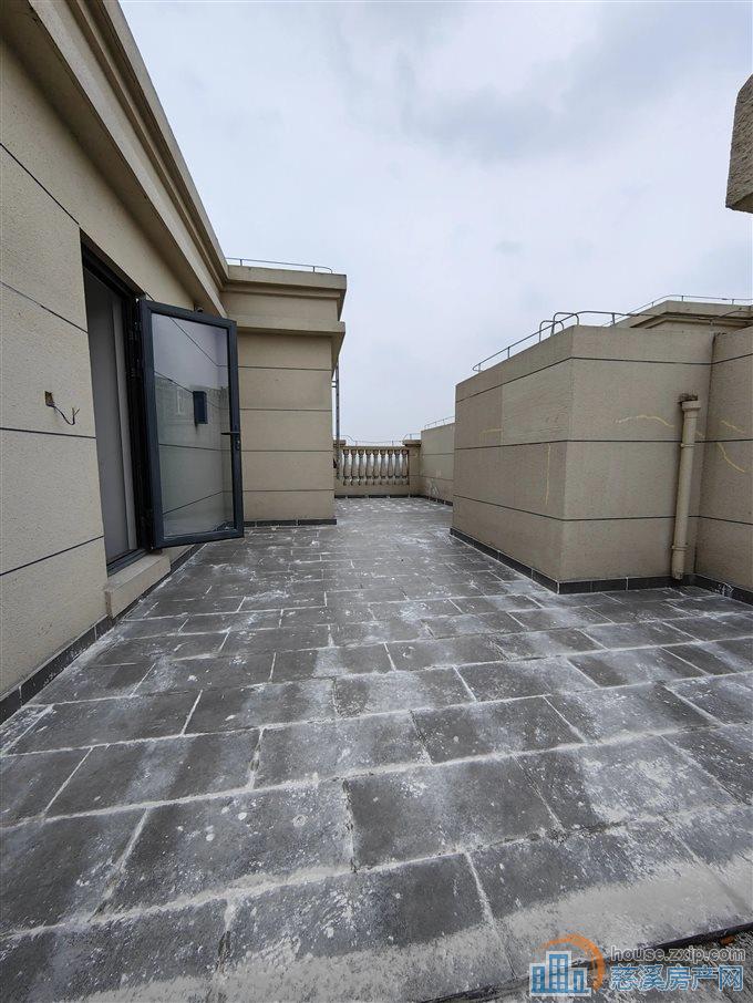 恒大河悦府洋房顶复175平195万精装