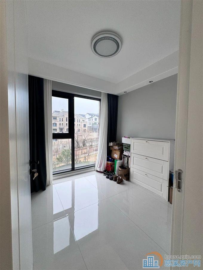 蔚蓝云图花苑85平119.8万精装修