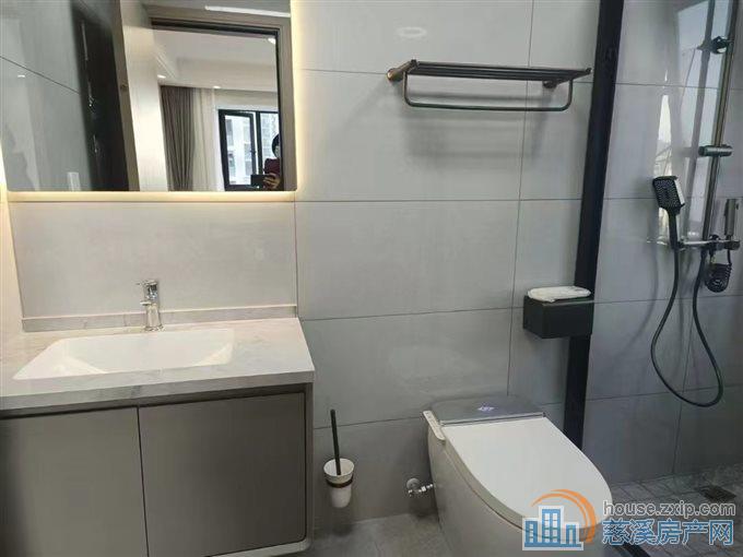 檀府东区洋房三室二卫精装双车位7200元