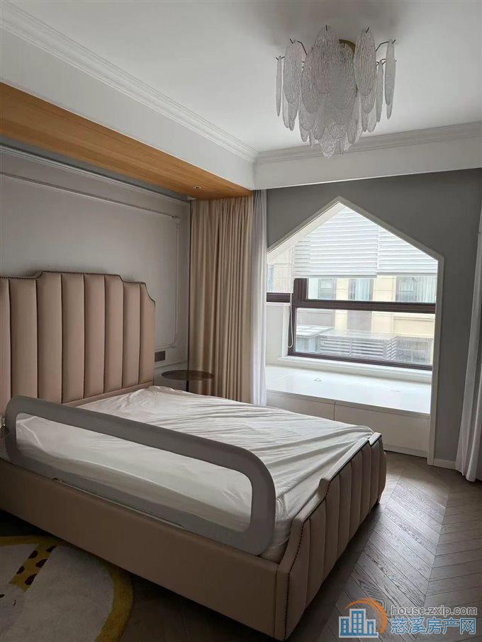 复地御溪雅苑边套别墅精装两个车位680万