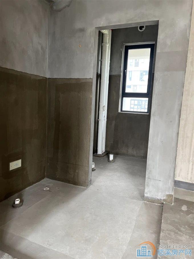 阅江府143平方洋房，中间楼层带车位