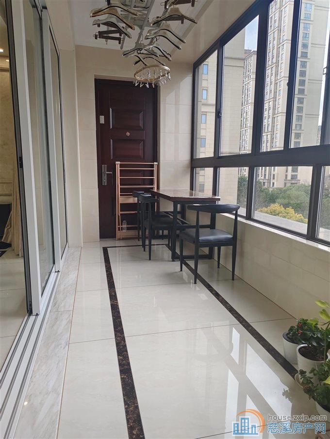 天悦湾花苑200平298万黄金楼层四房