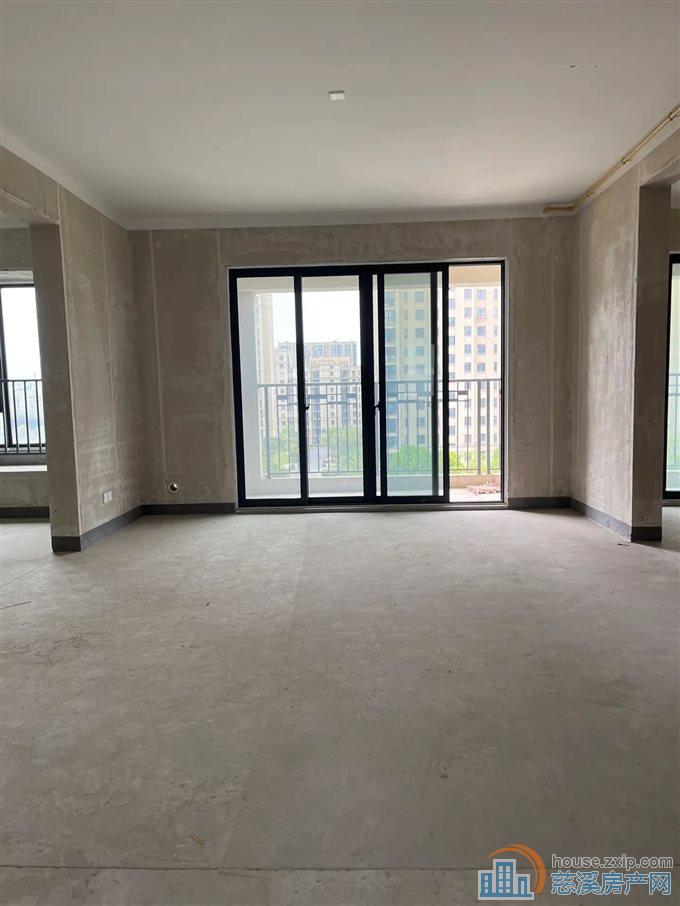 阅江府143平方洋房，中间楼层带车位