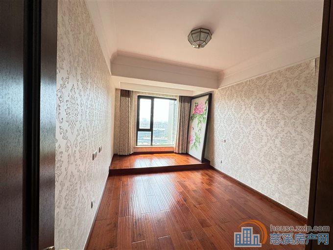 金地鸿悦189平338万精装修