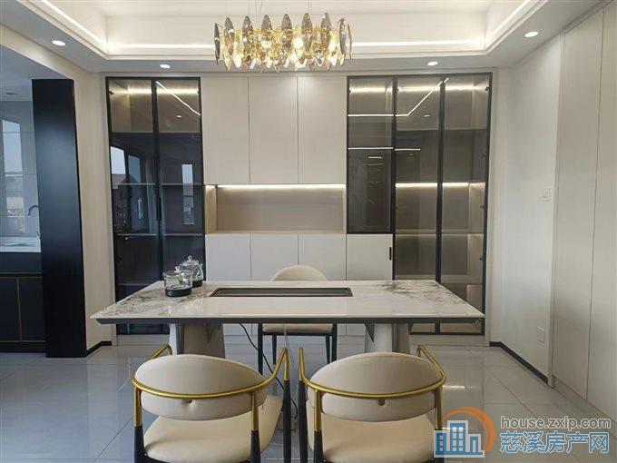 檀府东区洋房三室二卫精装双车位7200元