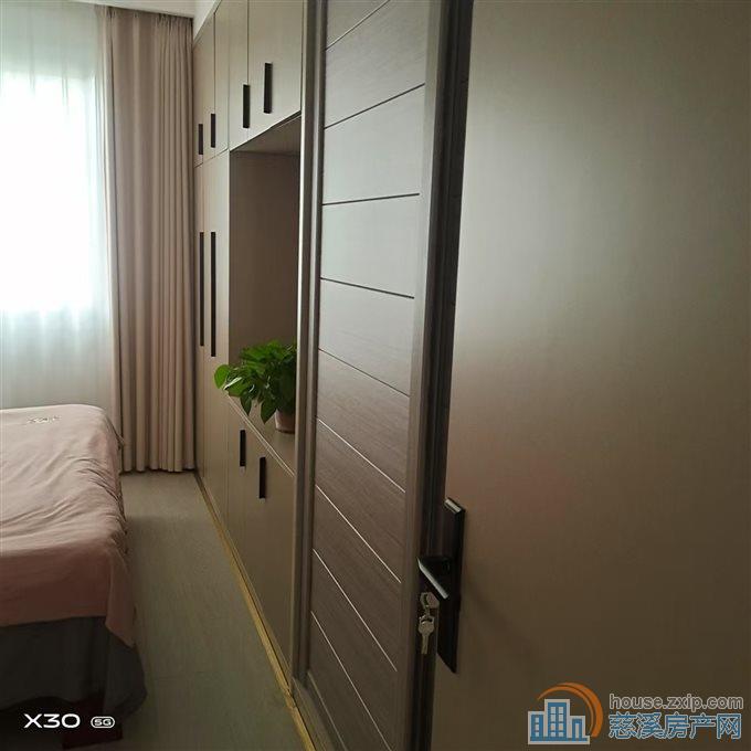 金山南区5楼76平方米76.8万