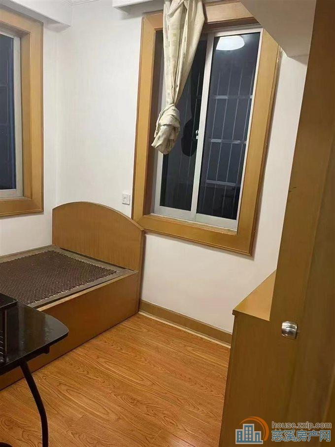 城东新村65平新装铝合金窗可读书4楼