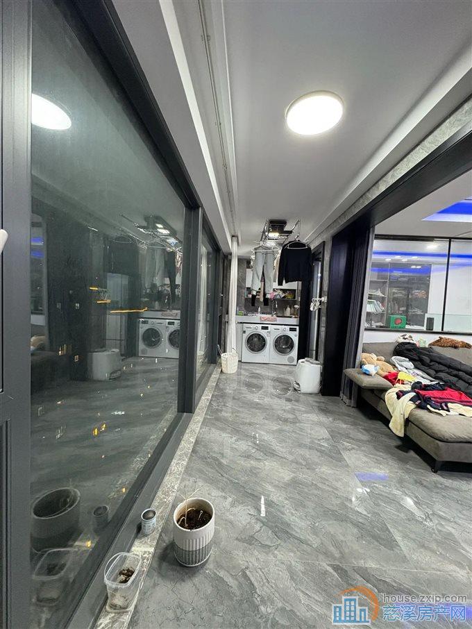 阅江府 精装162平305万 黄金楼层