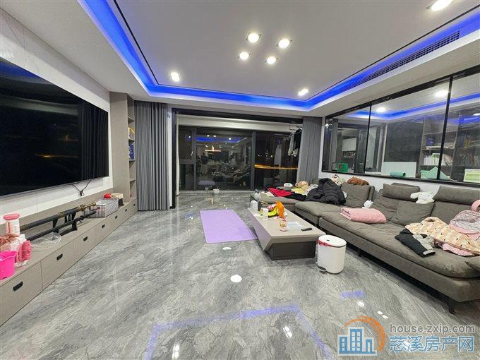 阅江府 精装162平305万 黄金楼层