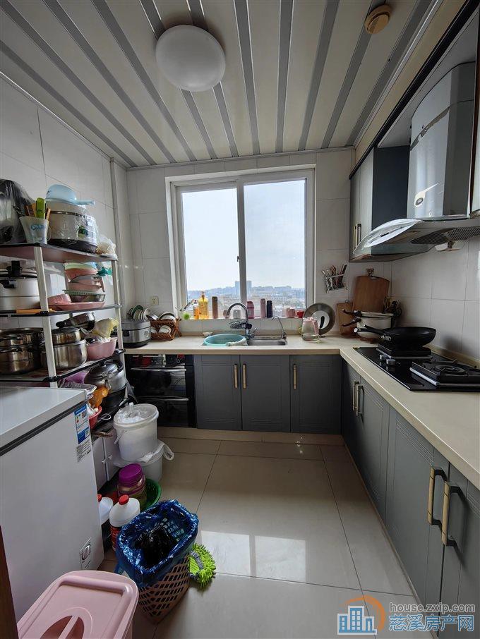 玲珑小区130平109万车位另算