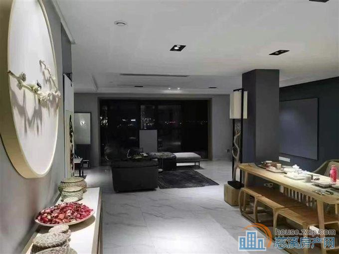 伊顿花苑207平精装228万毛坯你