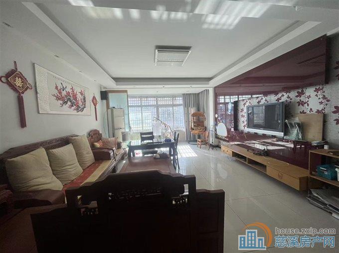 新城中心独梯独户自住装修干净，采光好