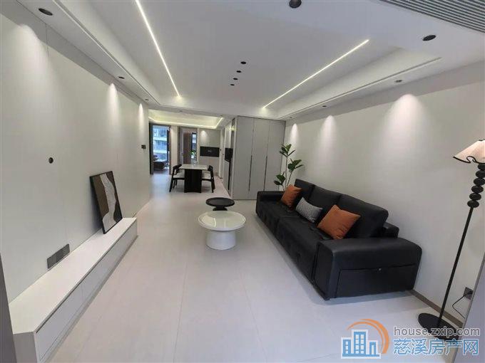 银杏小镇 88平139.8万精装满二年