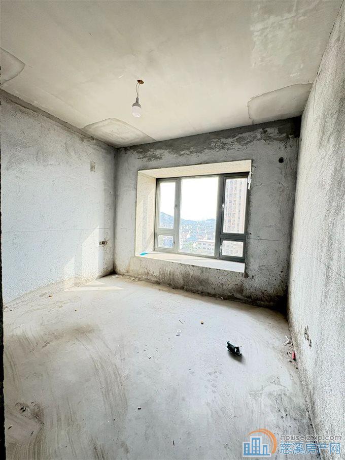 余姚恒大河悦府 全新毛坯 中间楼层