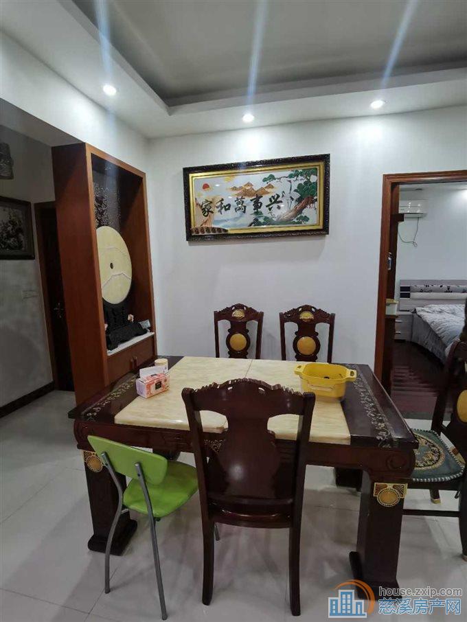 嘉都苑低楼层109平+车库精装修三室直接