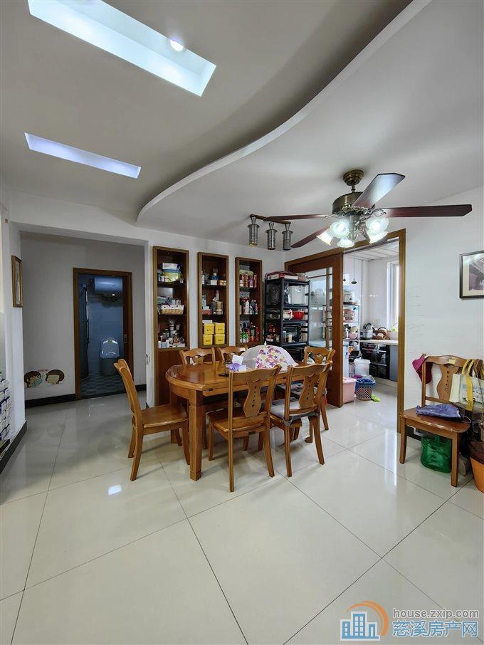 玲珑小区130平109万车位另算