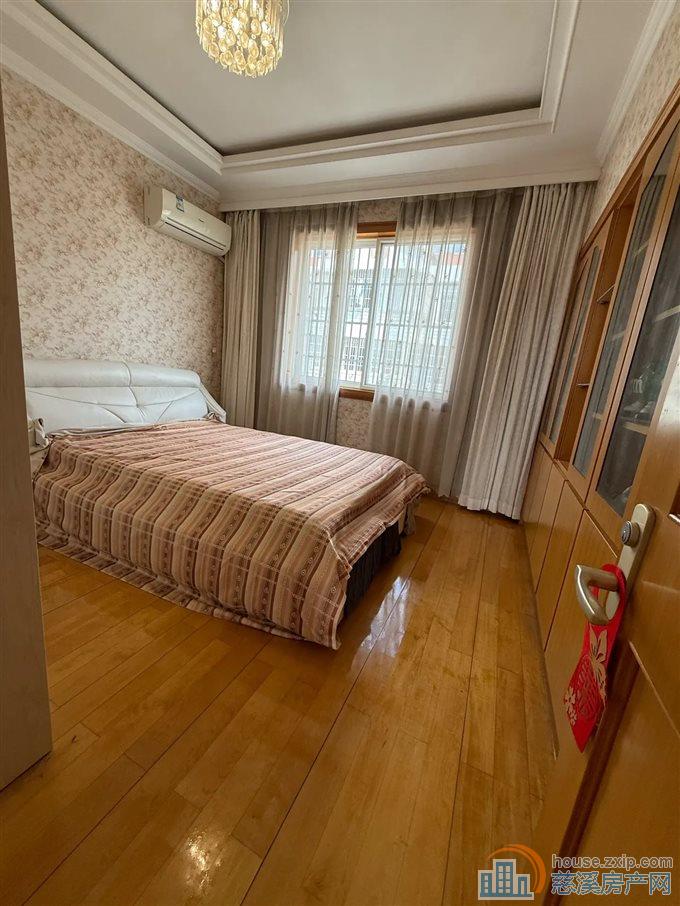 三北公寓四间朝南大车库157平139.8