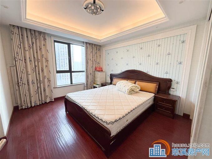 保利天悦湾 精装138平170万边套位佳