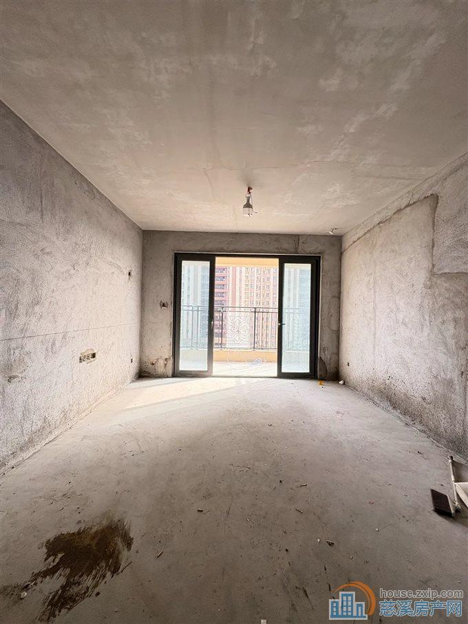 余姚恒大河悦府 全新毛坯 中间楼层