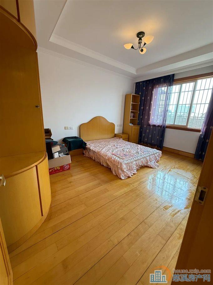 三北公寓四间朝南大车库157平139.8