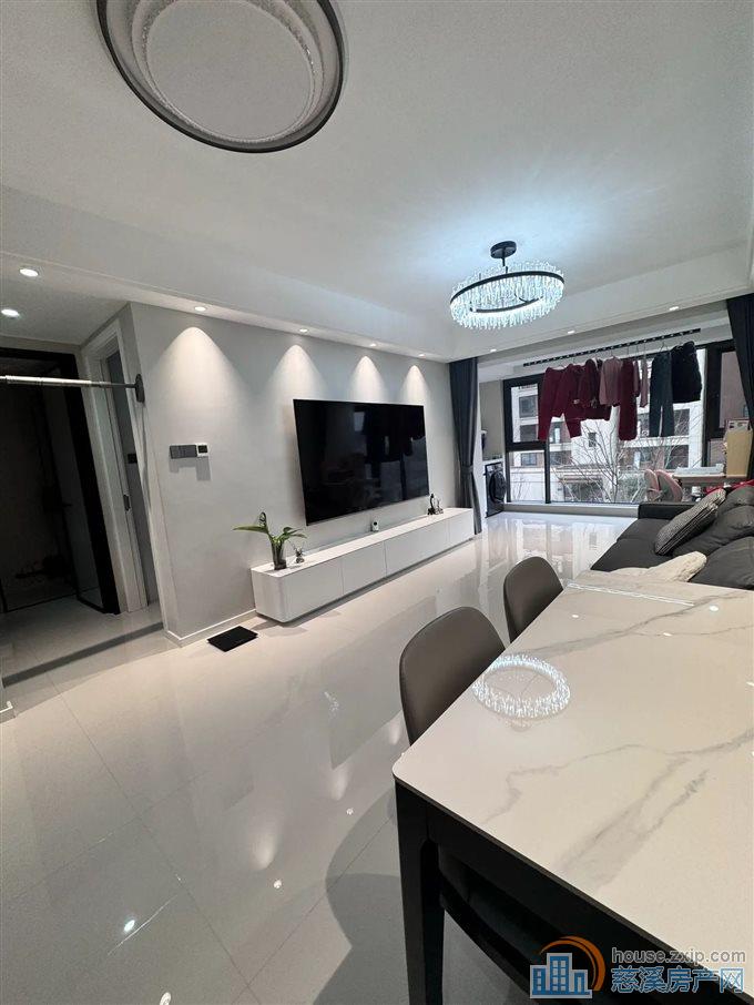 蔚蓝云图花苑85平119.8万精装修