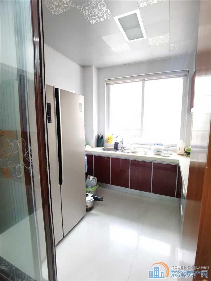 嘉都苑低楼层109平+车库精装修三室直接