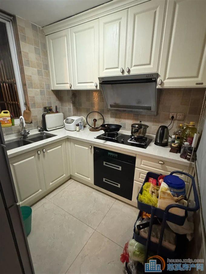 玲珑小区 低楼层 东边套 豪装自住