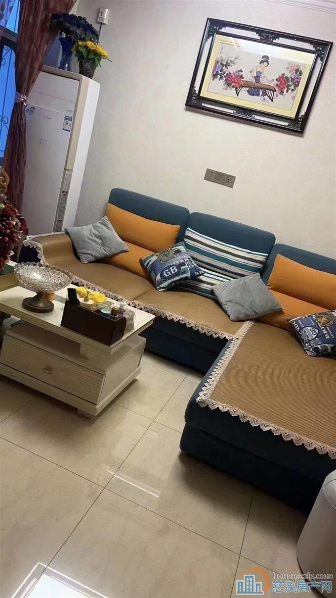 金山东区3楼72平精装2年到加空层