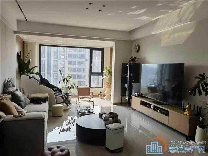 金地鸿悦138平方275万豪华现代装修