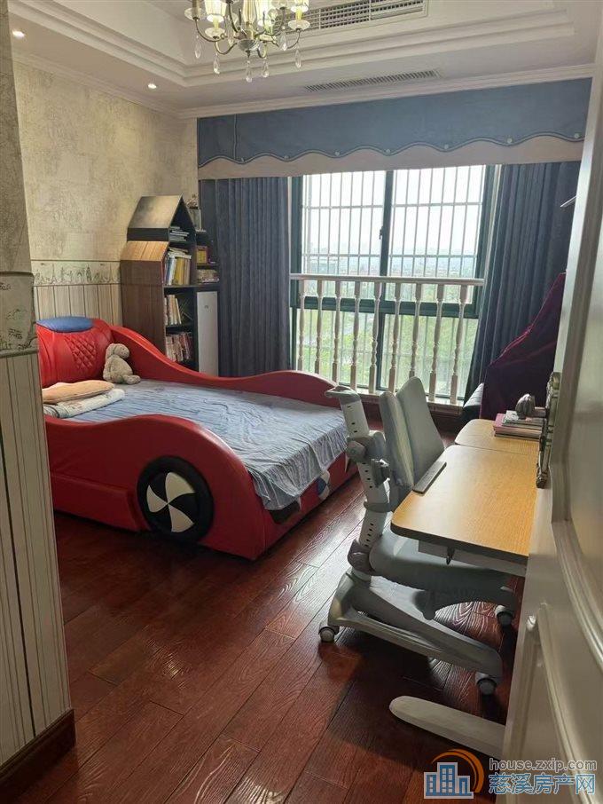 天怡嘉苑中上层154平精装带车位2年到