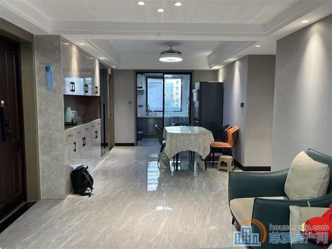 祥生望玥府洋房127平3房1书房精装