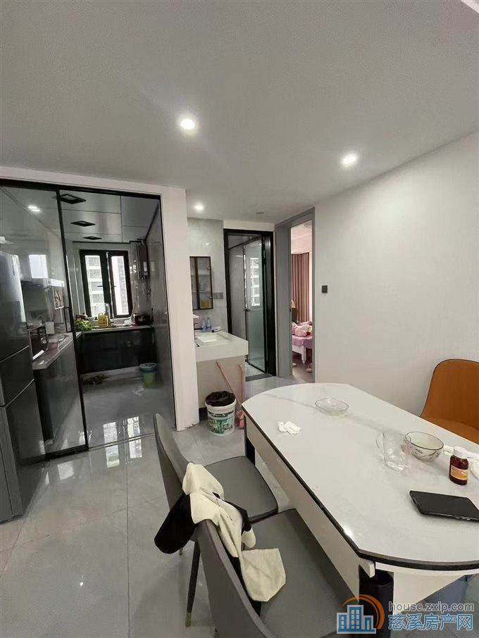 天铂佳苑110平特价108万精装好楼层