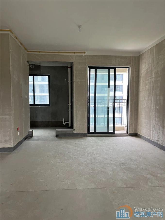 阅江府143平方洋房，中间楼层带车位