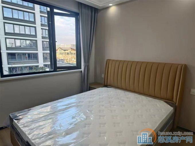 檀府东区洋房三室二卫精装双车位7200元