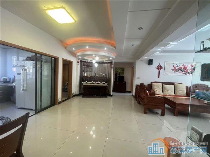 新城中心独梯独户自住装修干净，采光好