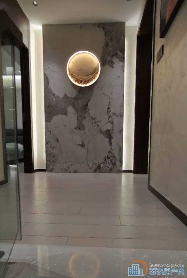 吾悦首府下叠207平豪装390万直