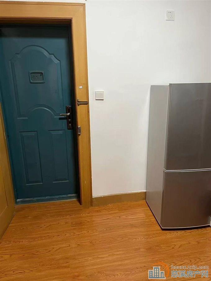 城东新村65平新装铝合金窗可读书4楼