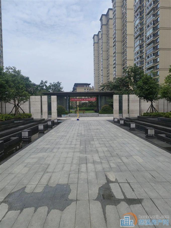 悦华府C区 全新大平层 LW位置 带车位