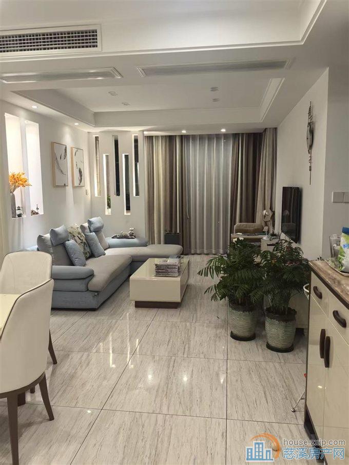 人和家园  精装修 三房朝南 带杂物间