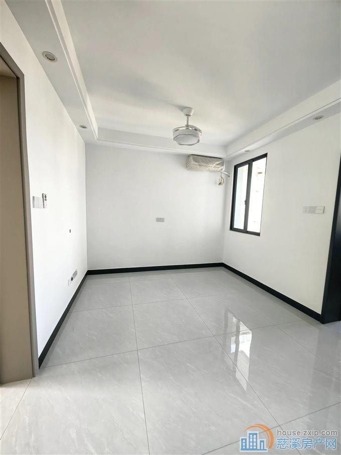 城东新村 65平全新精装113万上林西