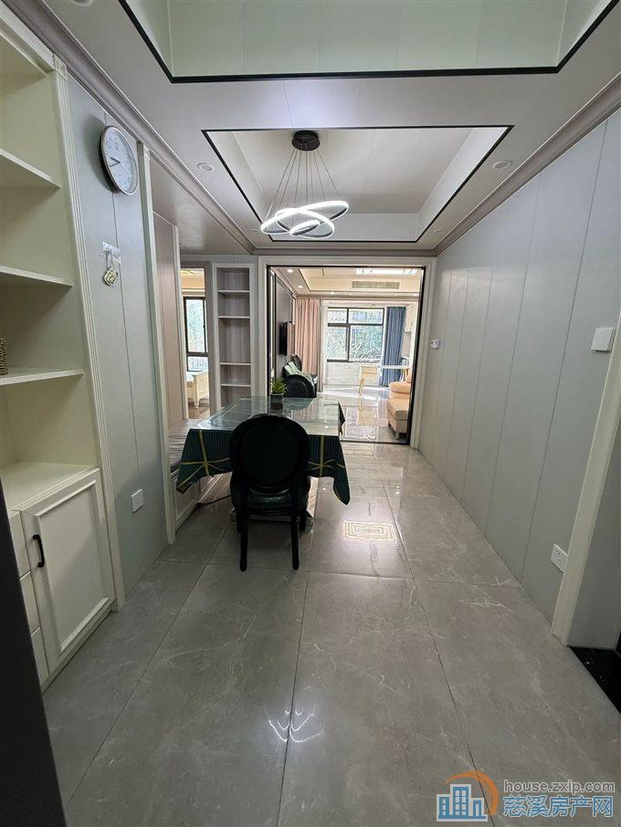 星光家园二期86平精装108万带地暖