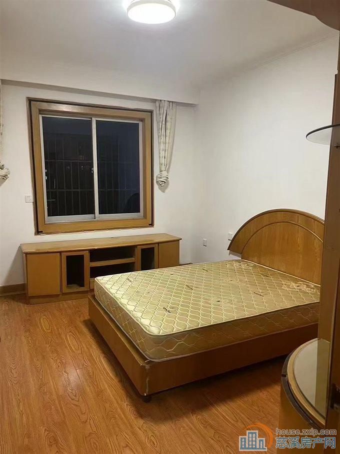 城东新村65平新装铝合金窗可读书4楼