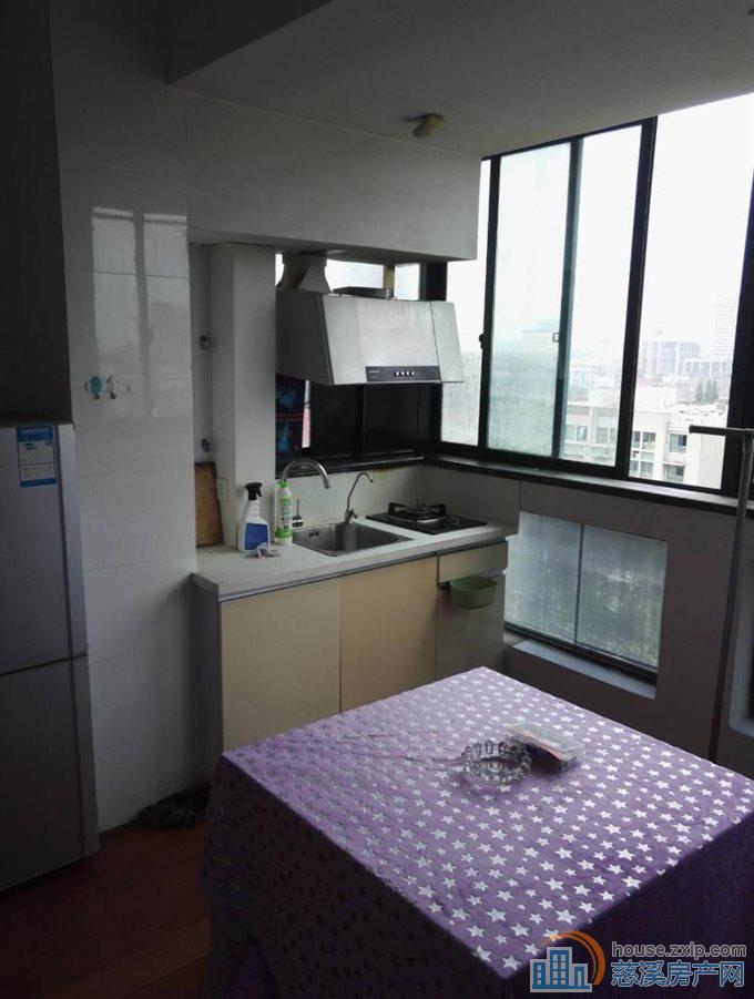  丽晶大厦10楼  45平朝北  精装修